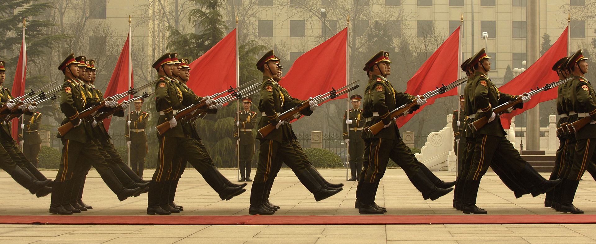 Chinese_honor_guard_in_column_070322-F-0193C-014.JPEG